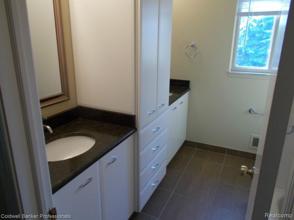 351 Torrent Court Rochester Hills, MI 48307 - Photo 16 of 21