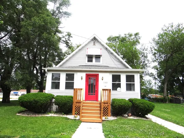 $349,900 | 190 West Maple Street, Coal City, IL 60416