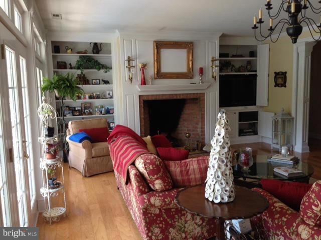 6761 Harmony Road Preston, MD 21655 - Photo 18 of 29 Living Room