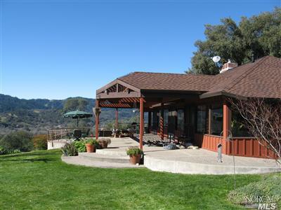 Covered patio with views of the Alexander Valley & vineyards.