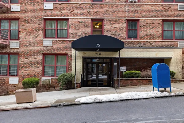 $171,500 | 75 West 238th Street, Unit 2D | Kingsbridge Heights