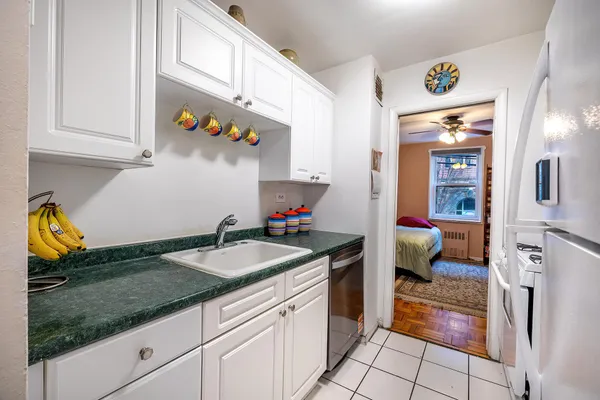 $171,500 | 75 West 238th Street, Unit 2D | Kingsbridge Heights