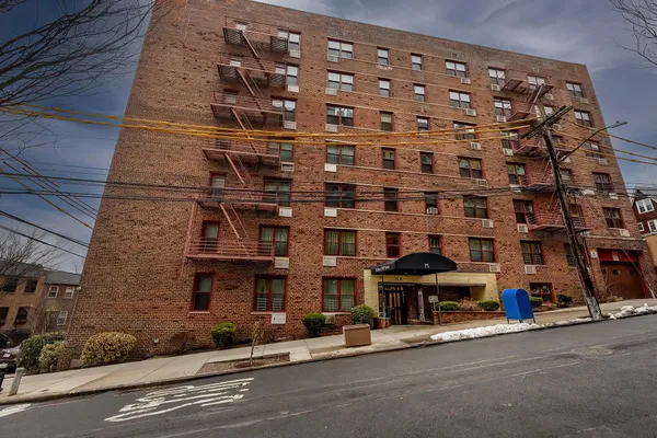 $171,500 | 75 West 238th Street, Unit 2D | Kingsbridge Heights