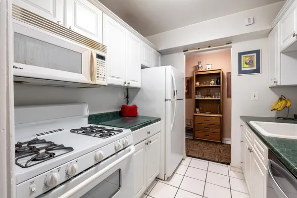 $171,500 | 75 West 238th Street, Unit 2D | Kingsbridge Heights