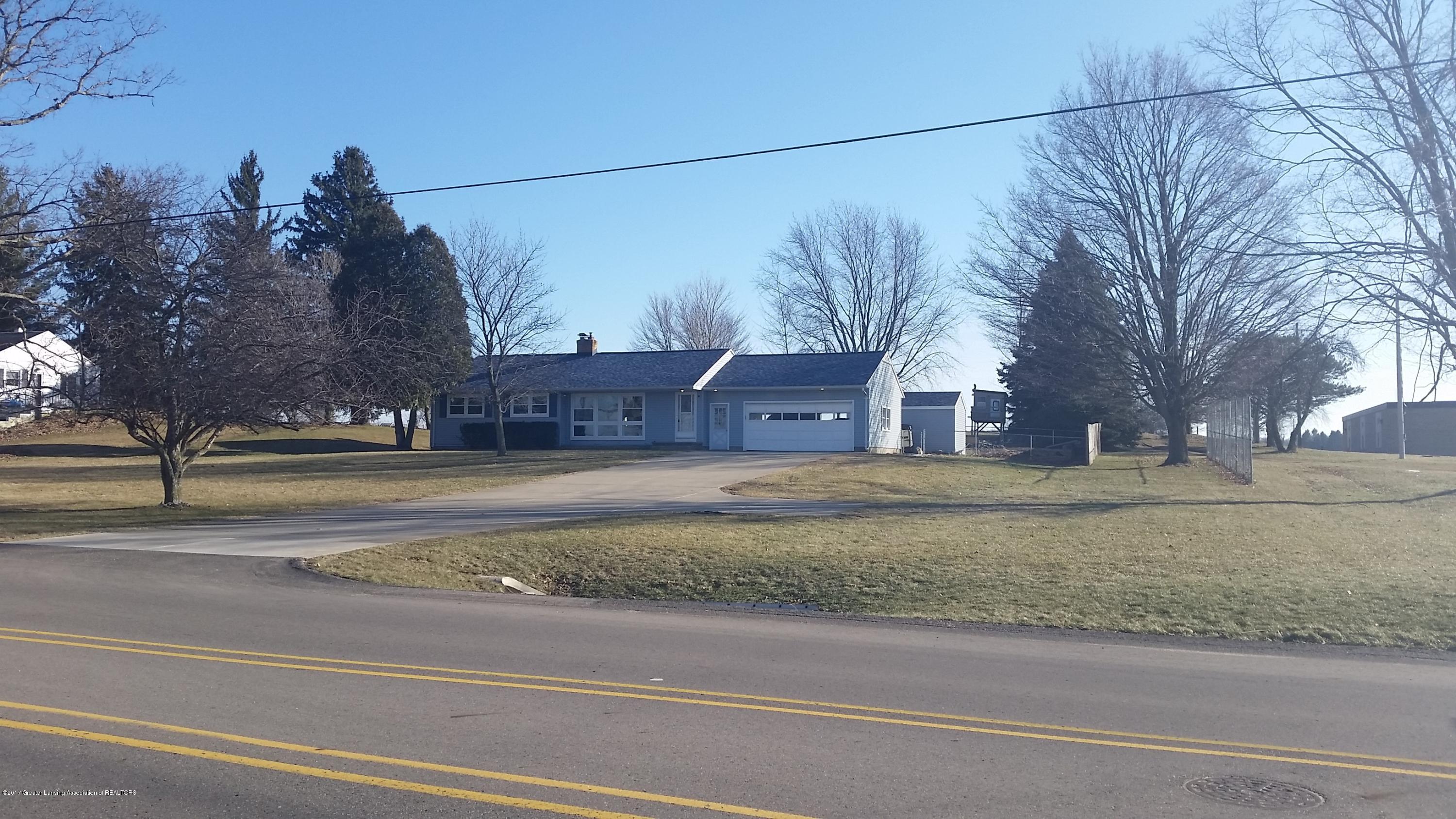 10262 Plains Road Eaton Rapids, MI 48827 - Photo 1 of 4 Front