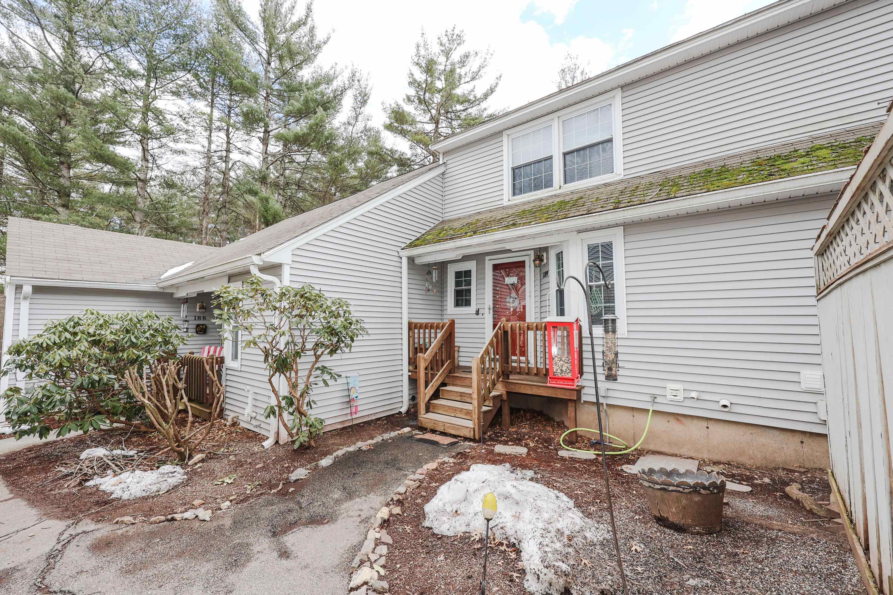 189 Winding Pond Road Londonderry, NH 03053 - Photo 2 of 36