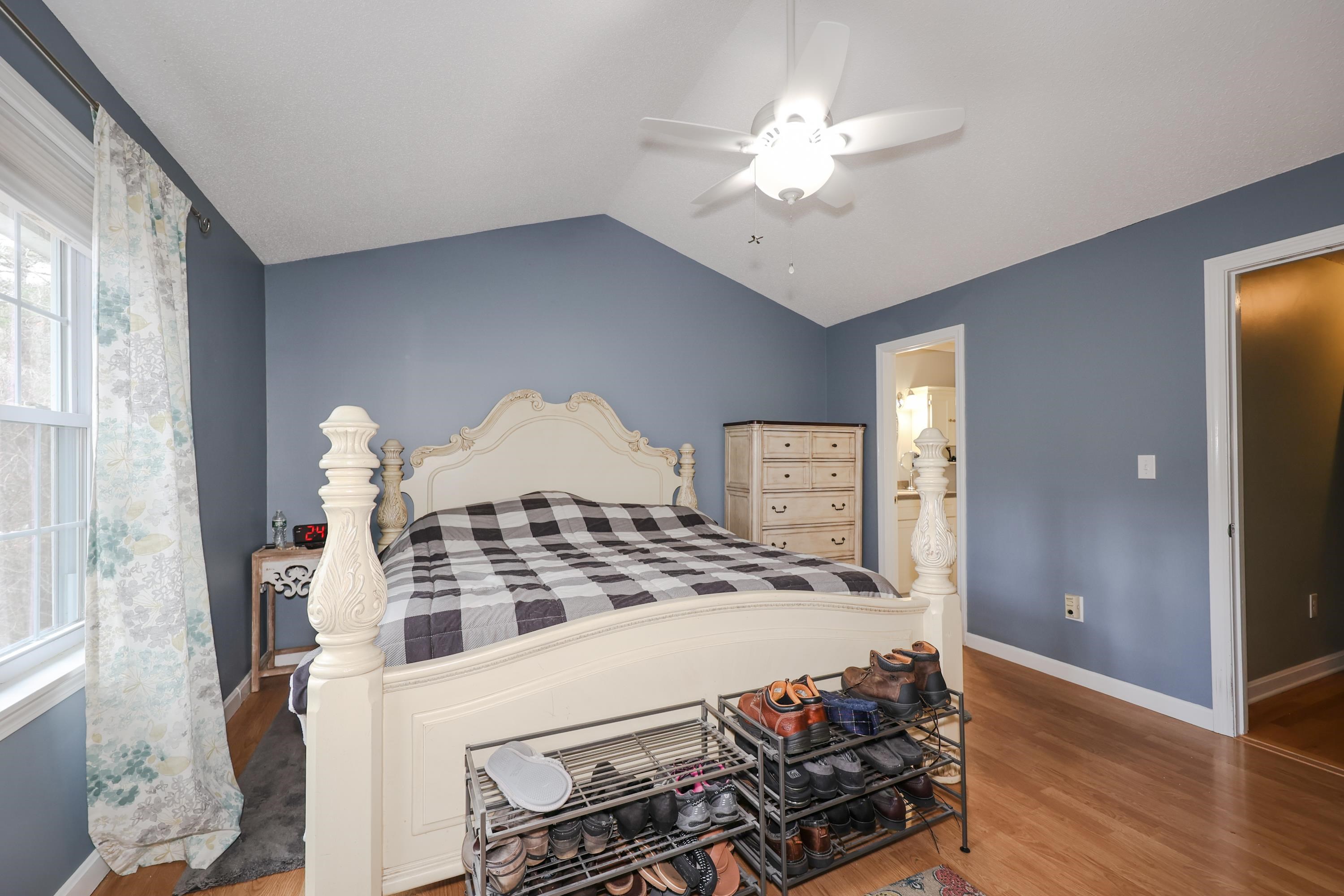 189 Winding Pond Road Londonderry, NH 03053 - Photo 21 of 36