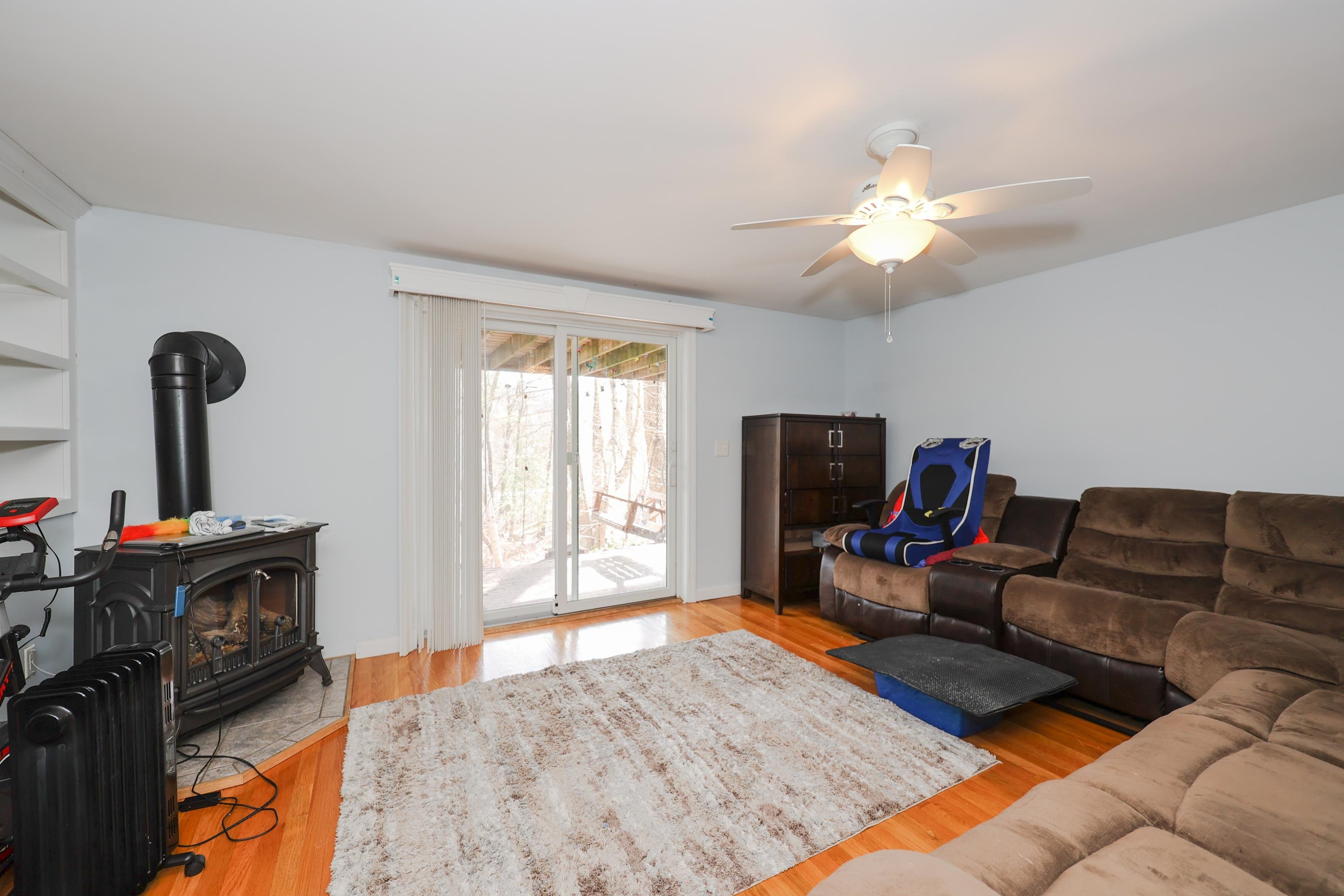 189 Winding Pond Road Londonderry, NH 03053 - Photo 28 of 36