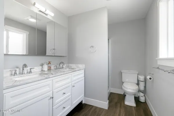 $570,000 | 910 Gromore Road, Yakima, WA 98908