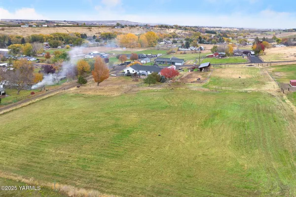 $570,000 | 910 Gromore Road, Yakima, WA 98908