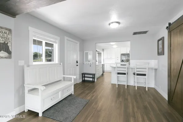 $570,000 | 910 Gromore Road, Yakima, WA 98908