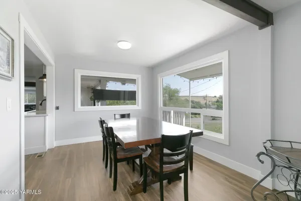 $570,000 | 910 Gromore Road, Yakima, WA 98908