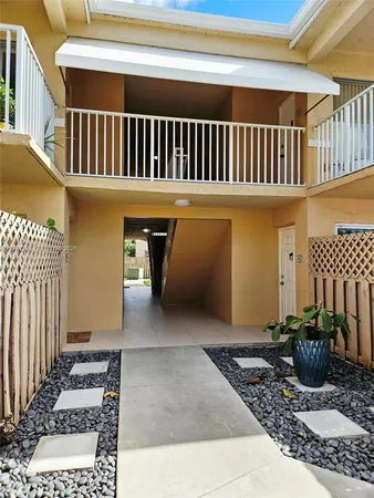 $2,200 | 4560 Northwest 79th Avenue, Unit 2H, Doral, FL 33166