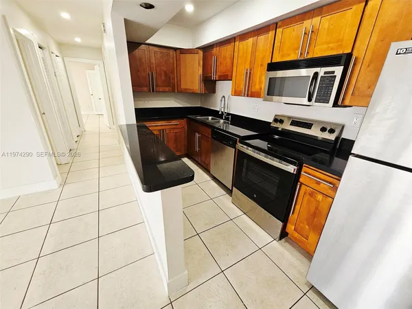 $2,200 | 4560 Northwest 79th Avenue, Unit 2H, Doral, FL 33166