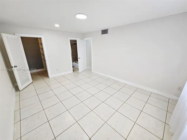 $2,200 | 4560 Northwest 79th Avenue, Unit 2H, Doral, FL 33166
