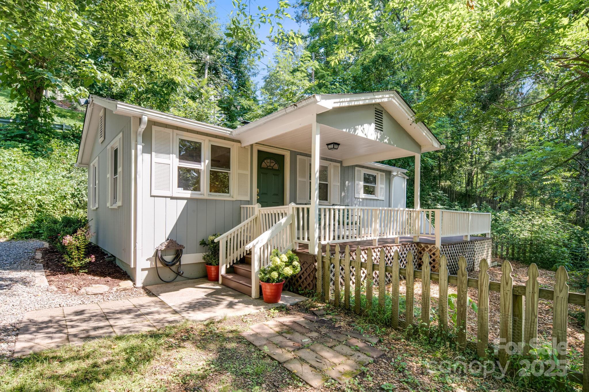 292 Beaucatcher Road Asheville, NC 28805 - Photo 1 of 27 Gallery Image 1