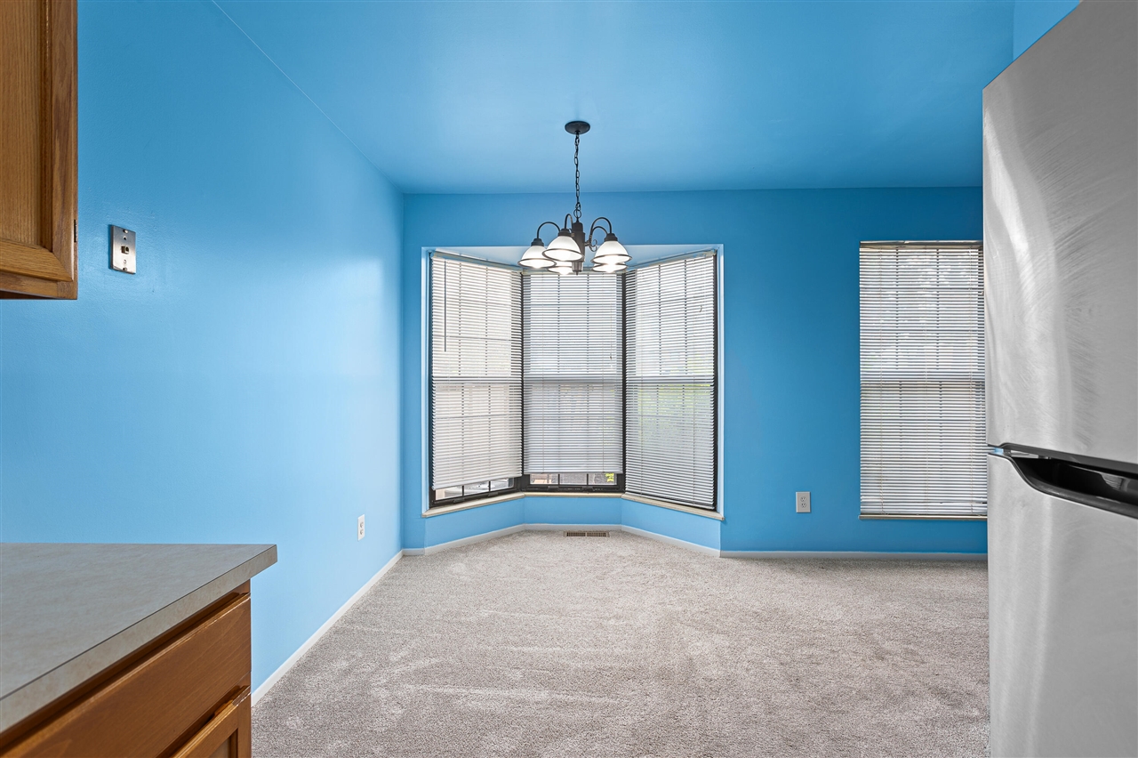 31008 Country Bluff Farmington, MI 48331 - Photo 16 of 39