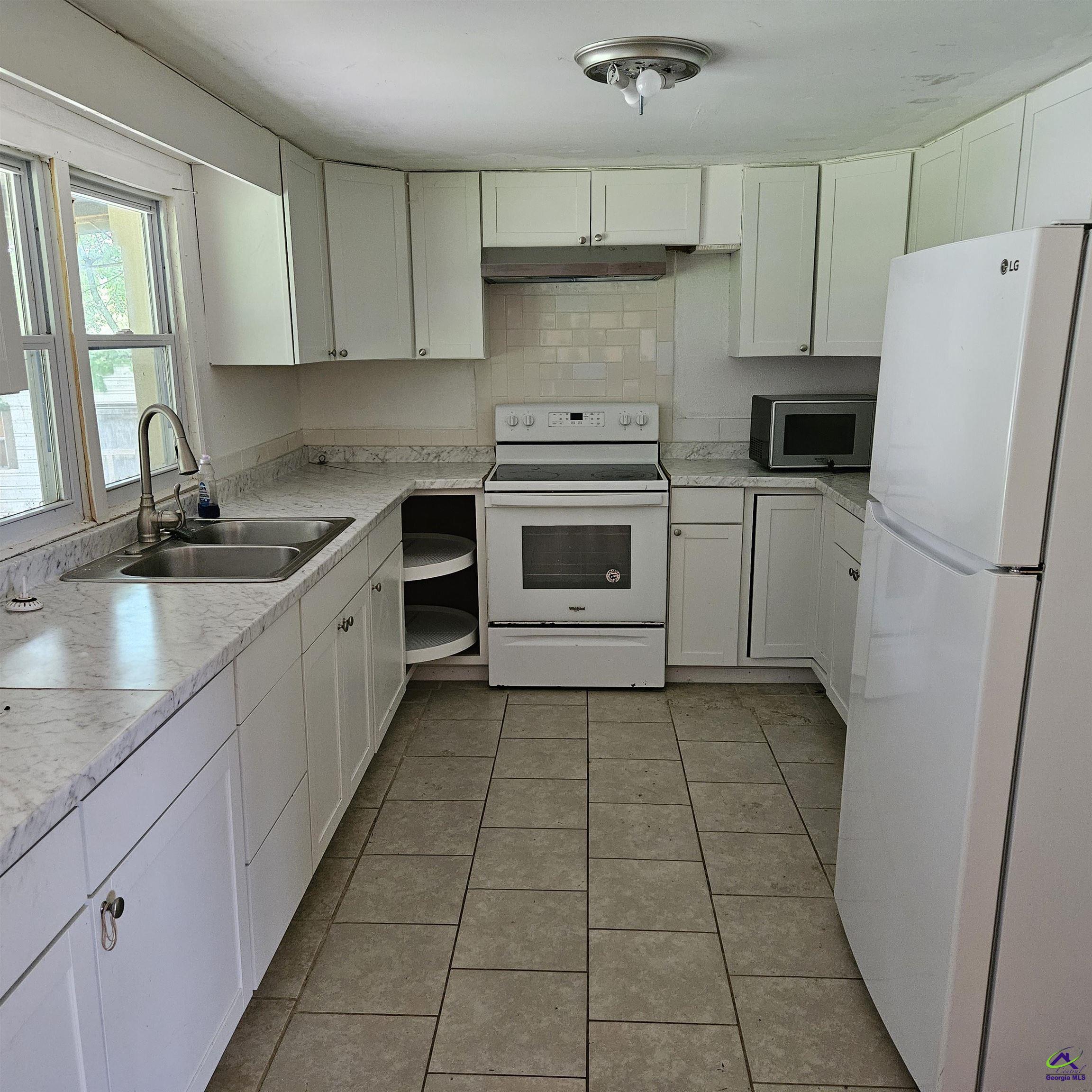 481 Lake Joy Road Kathleen, GA 31047 - Photo 2 of 9