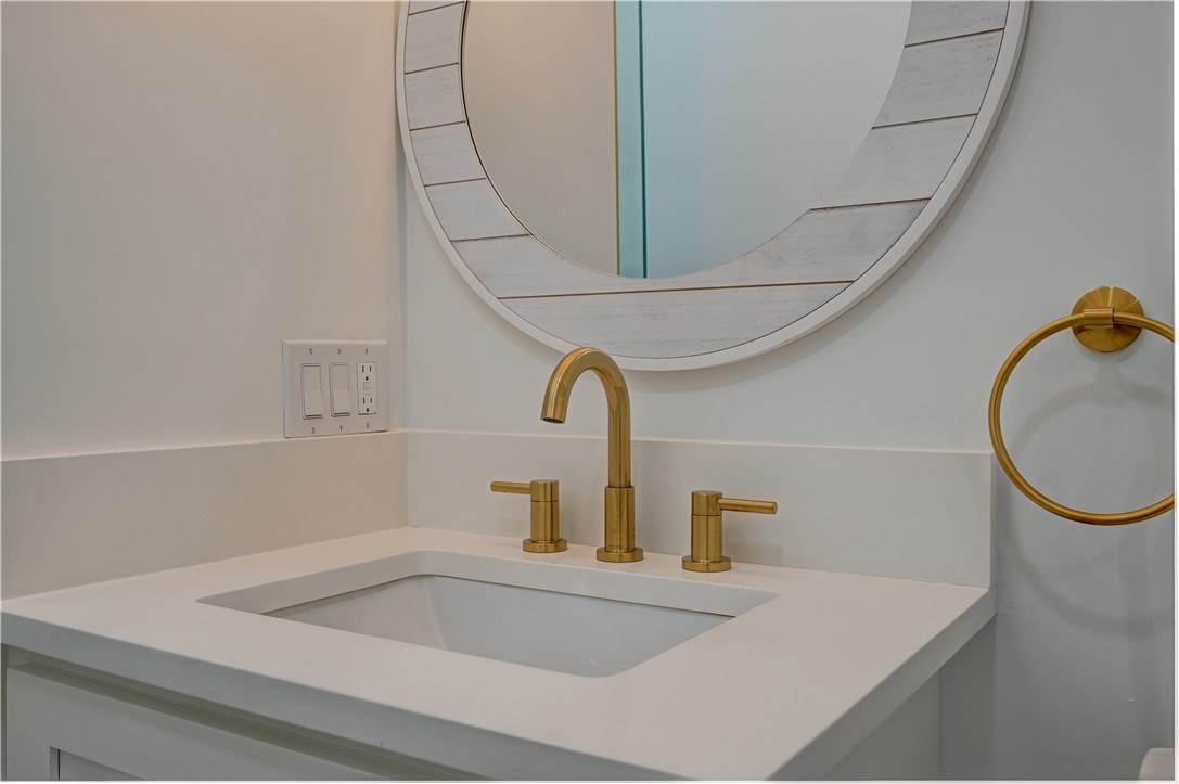 1055 Anthony Road Portsmouth, RI 02871 - Photo 18 of 45