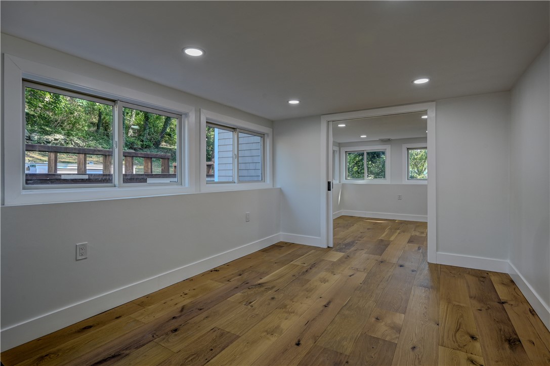 1055 Anthony Road Portsmouth, RI 02871 - Photo 38 of 45