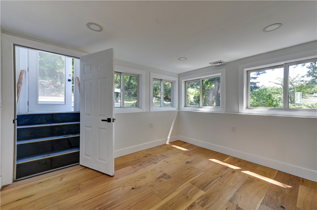 1055 Anthony Road Portsmouth, RI 02871 - Photo 39 of 45