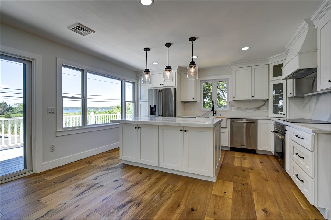 1055 Anthony Road Portsmouth, RI 02871 - Photo 4 of 45