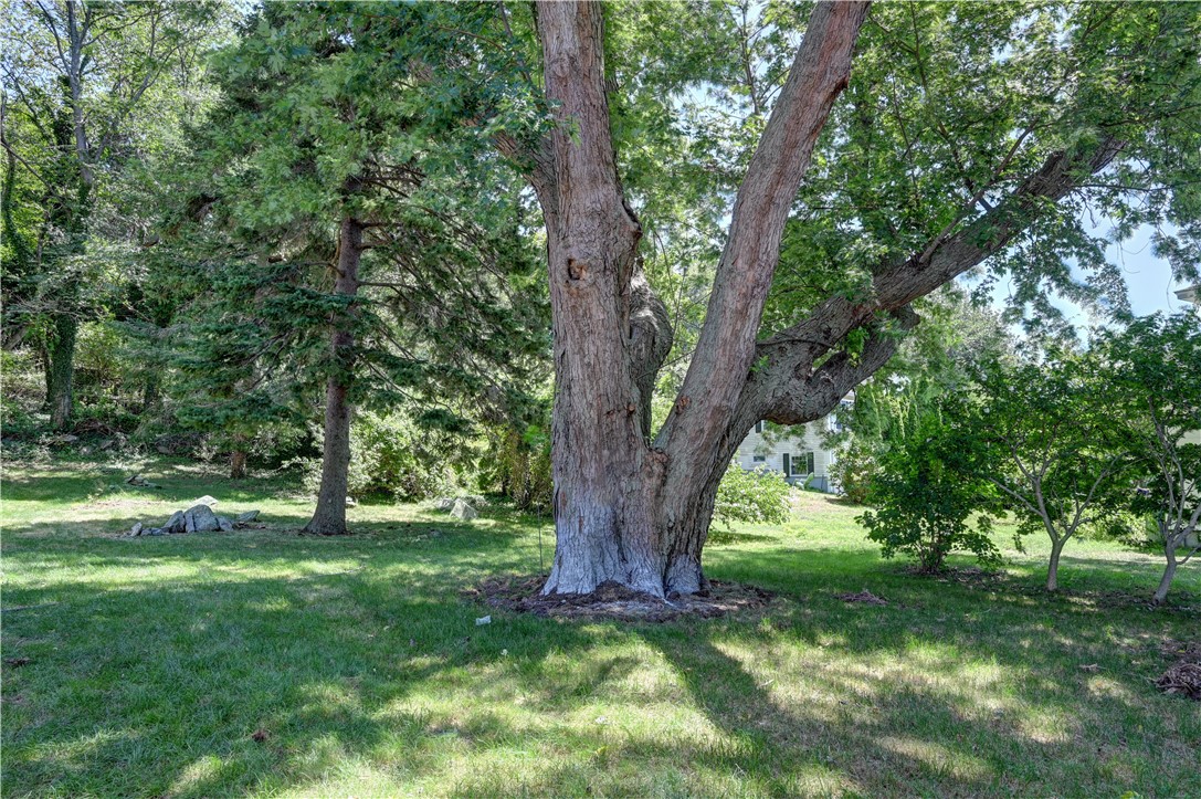 1055 Anthony Road Portsmouth, RI 02871 - Photo 42 of 45