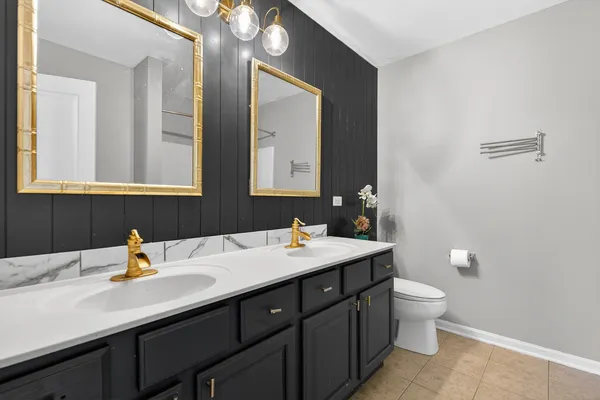 $392,500 | 1538 Bristol Lane, Unit 4, Wood Dale, IL 60191