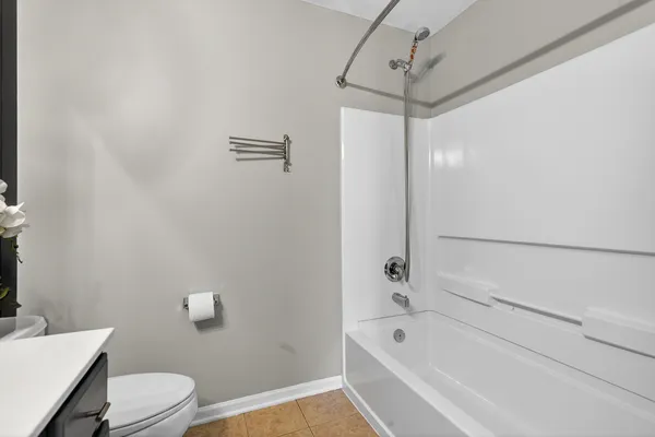 $392,500 | 1538 Bristol Lane, Unit 4, Wood Dale, IL 60191