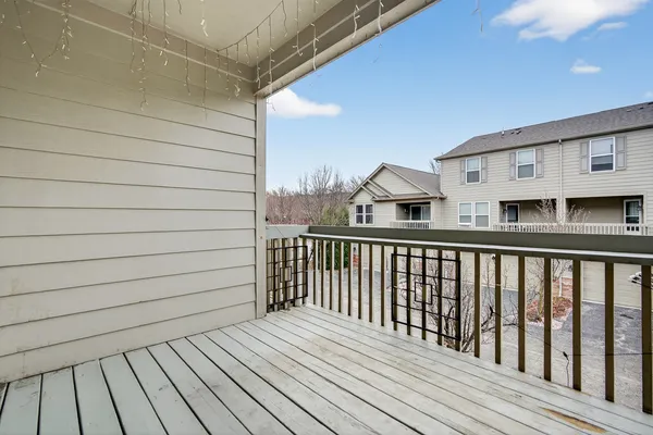 $392,500 | 1538 Bristol Lane, Unit 4, Wood Dale, IL 60191