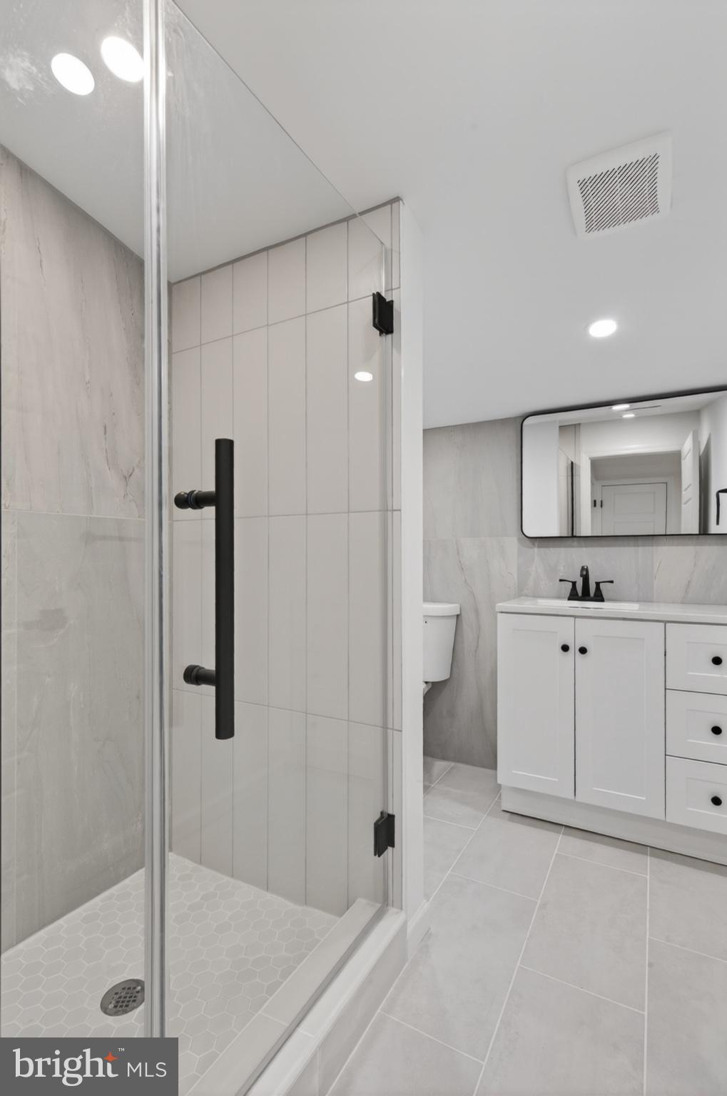 501 Hemlock Road Flourtown, PA 19031 - Photo 38 of 47 Sleek modern bathroom oasis.