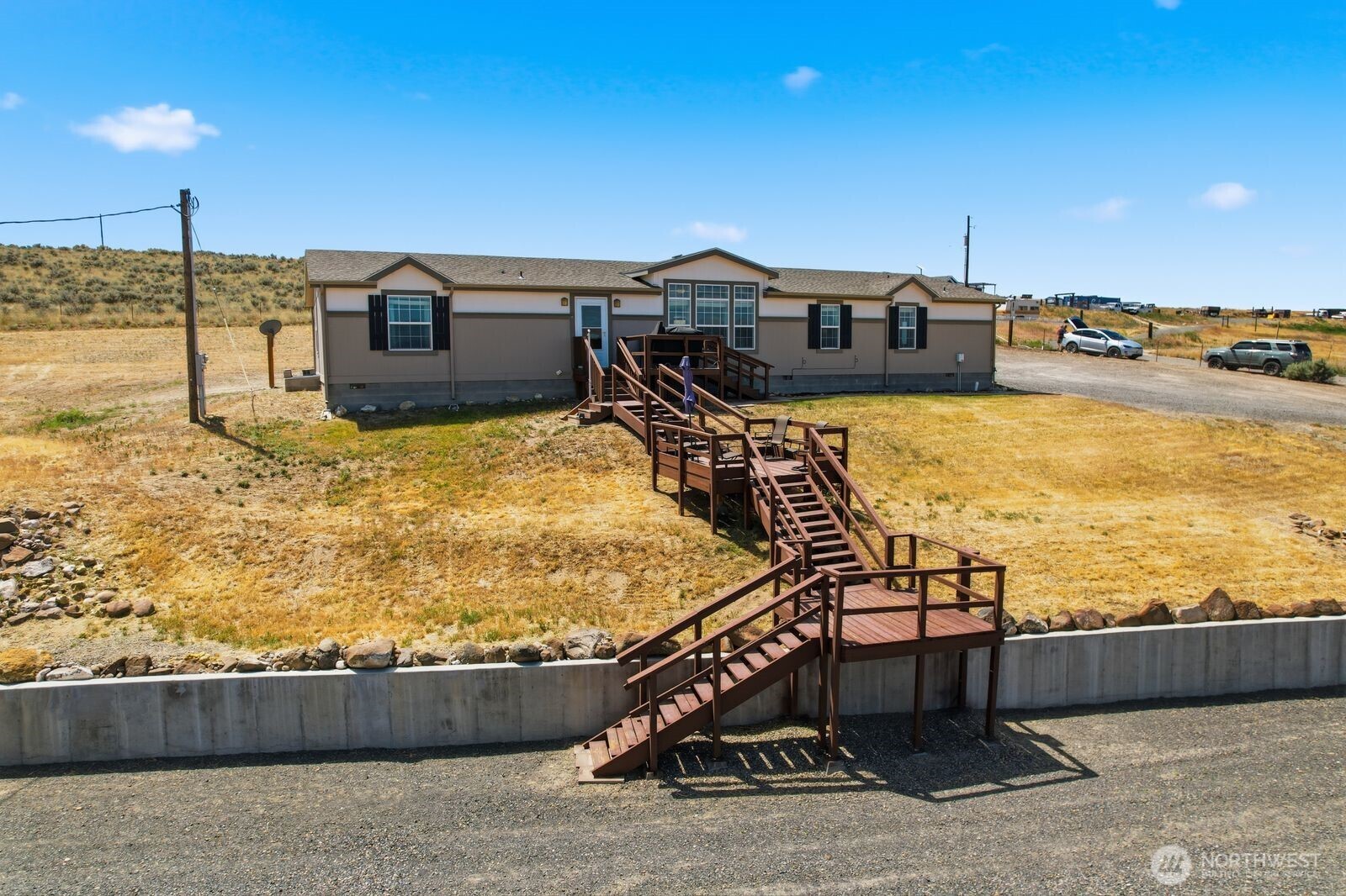 271 Paint Horse Road Yakima, WA 98901 - Photo 2 of 40