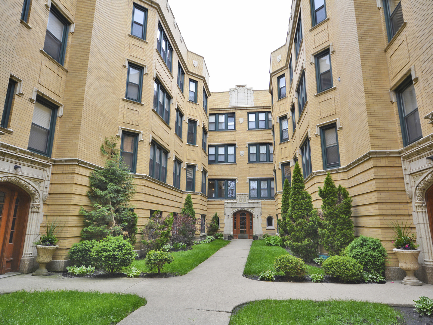 4108 North Keystone Avenue, Unit 1W Chicago, IL 60641 - Photo 1 of 15