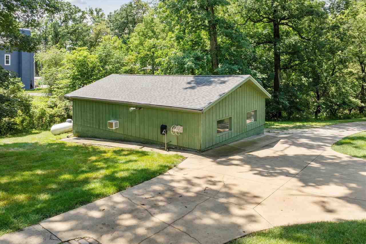 3685 Stone Road Northeast Solon, IA 52333 - Photo 8 of 63 Gallery Image 8