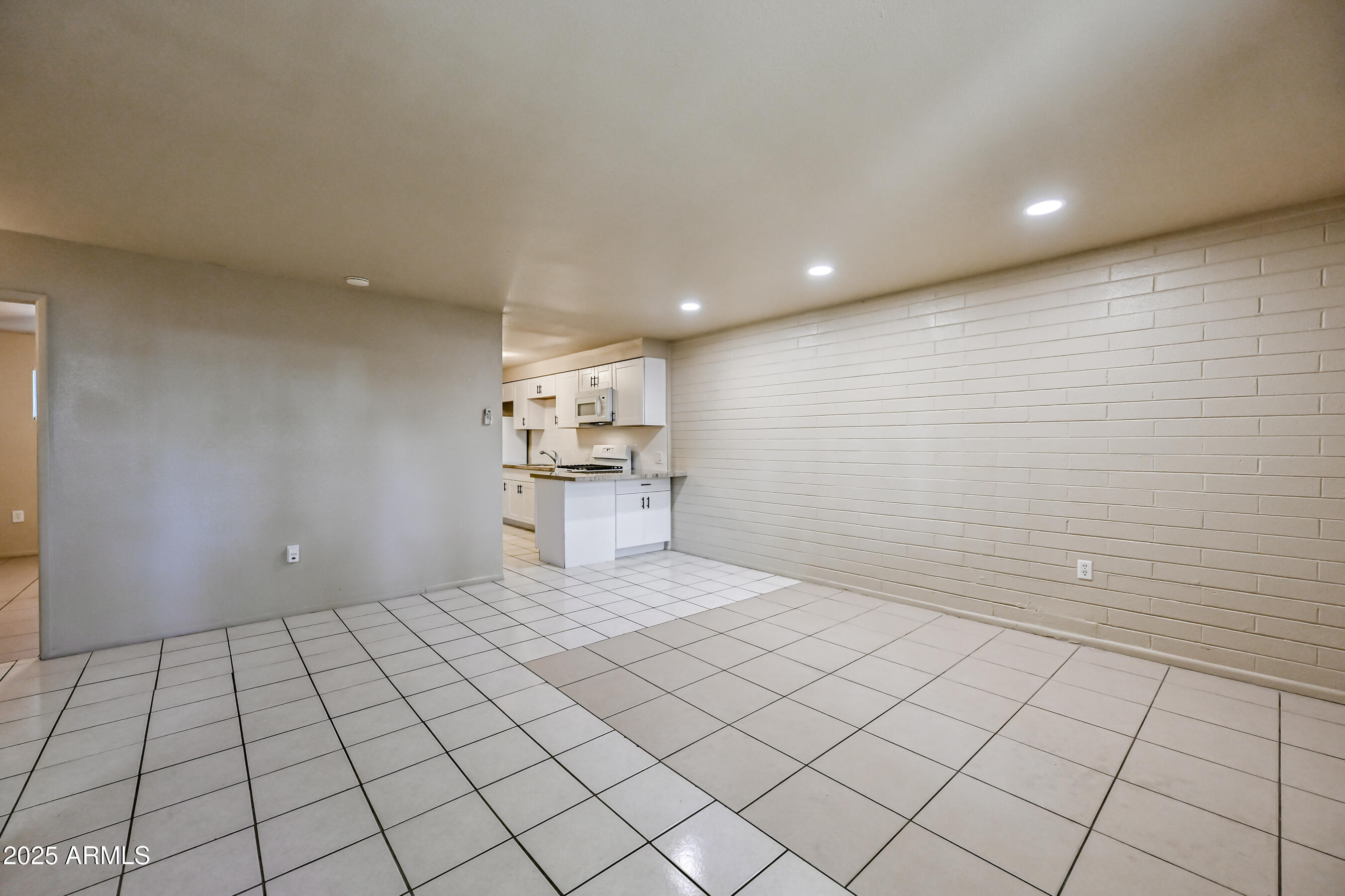 430 West 3rd Street, Unit 3 Mesa, AZ 85201 - Photo 2 of 13 2-430W3S3-ocupix