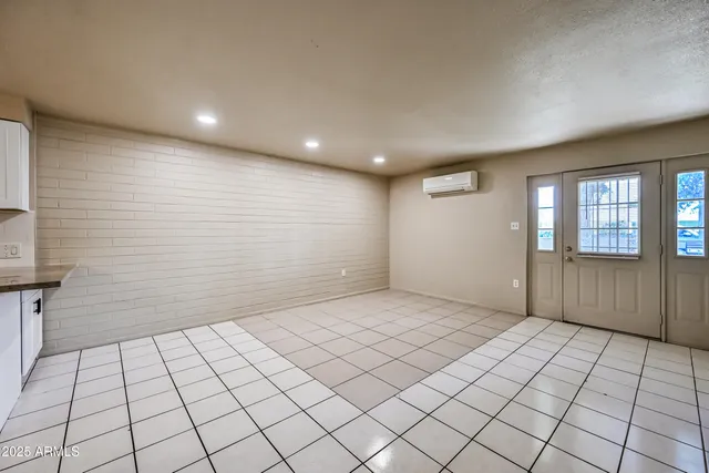 $1,000 | 430 West 3rd Street, Unit 3, Mesa, AZ 85201