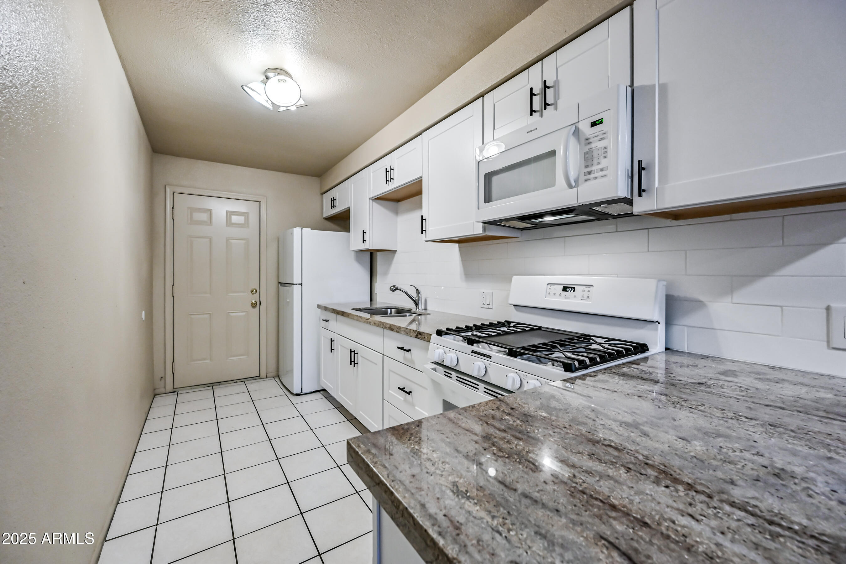 430 West 3rd Street, Unit 3 Mesa, AZ 85201 - Photo 5 of 13 5-430W3S3-ocupix