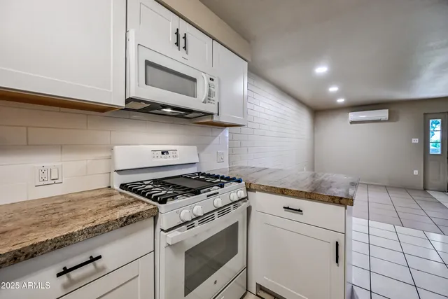 $1,000 | 430 West 3rd Street, Unit 3, Mesa, AZ 85201