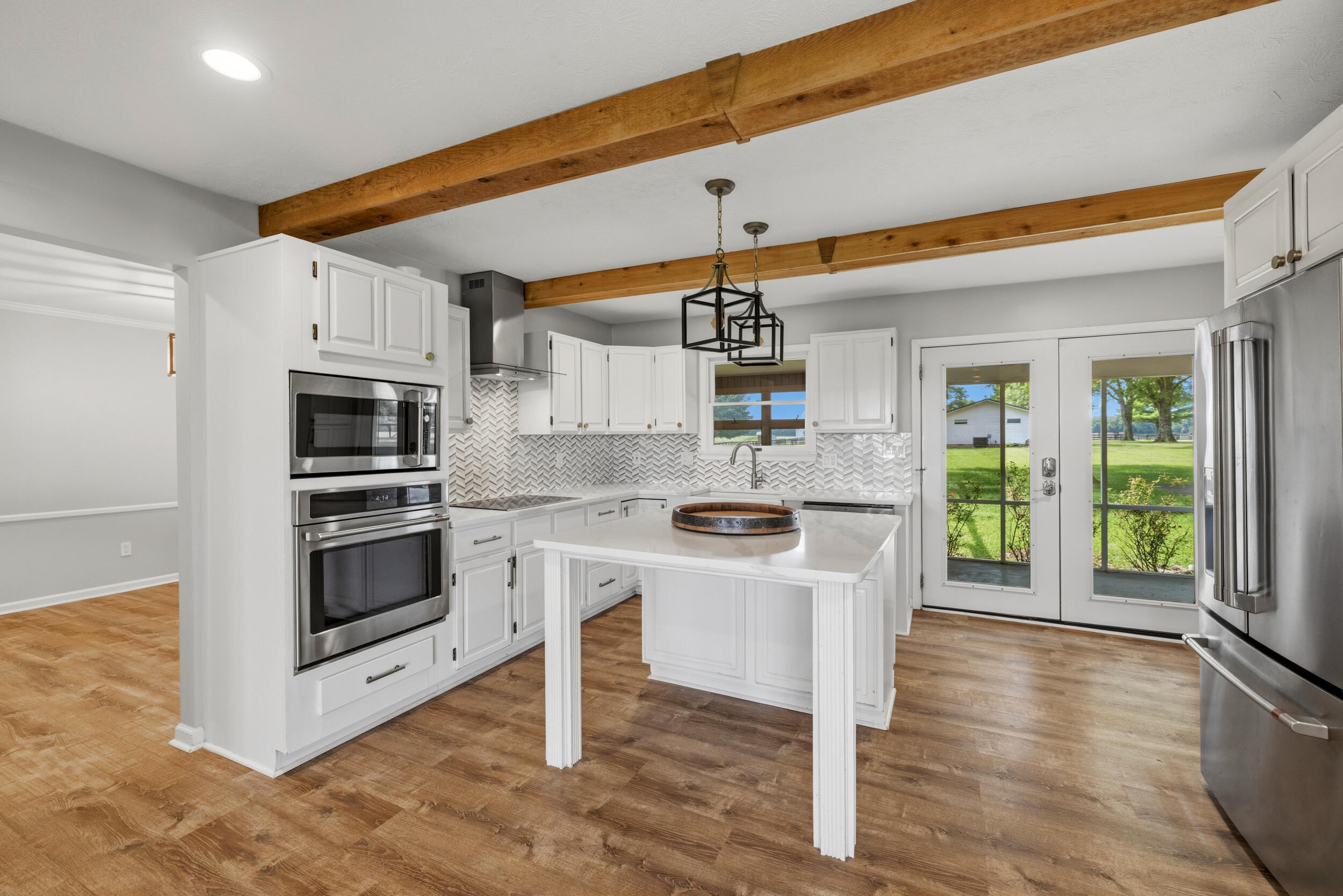 3945 West Leestown Road Midway, KY 40347 - Photo 8 of 120 spacious kitchen