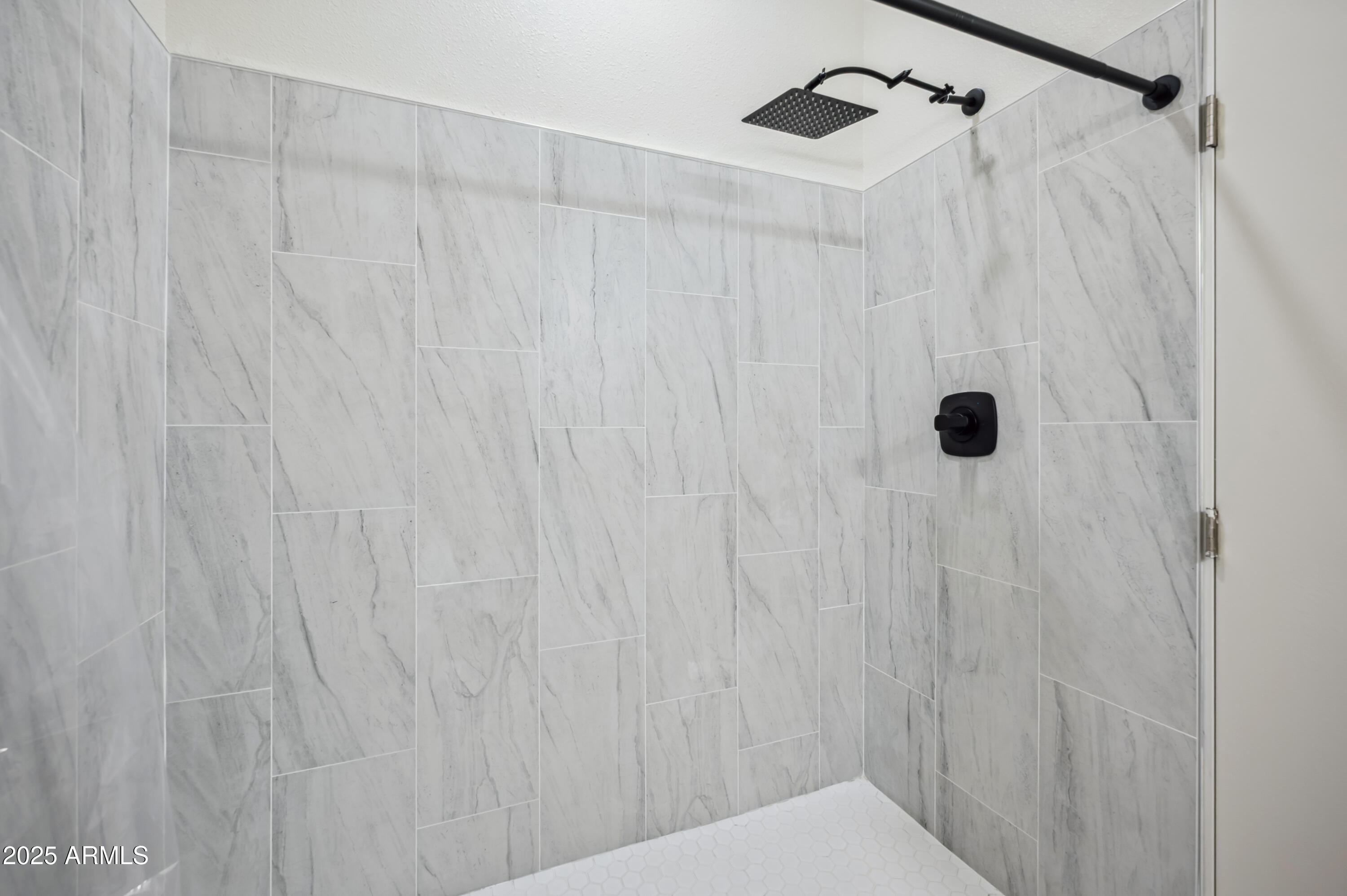 4132 North 11th Street Phoenix, AZ 85014 - Photo 30 of 33 a bathroom with a shower and a shower