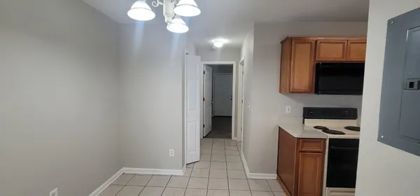 $1,525 | 2525 Hartsfield Road, Unit 8, Tallahassee, FL 32303