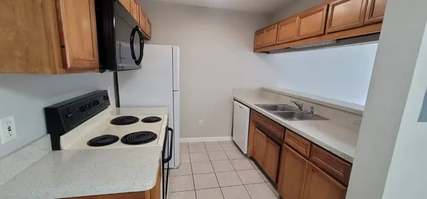 $1,525 | 2525 Hartsfield Road, Unit 8, Tallahassee, FL 32303