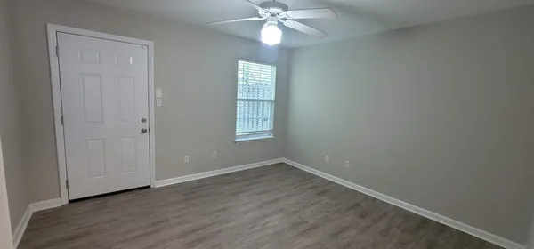 $1,525 | 2525 Hartsfield Road, Unit 8, Tallahassee, FL 32303