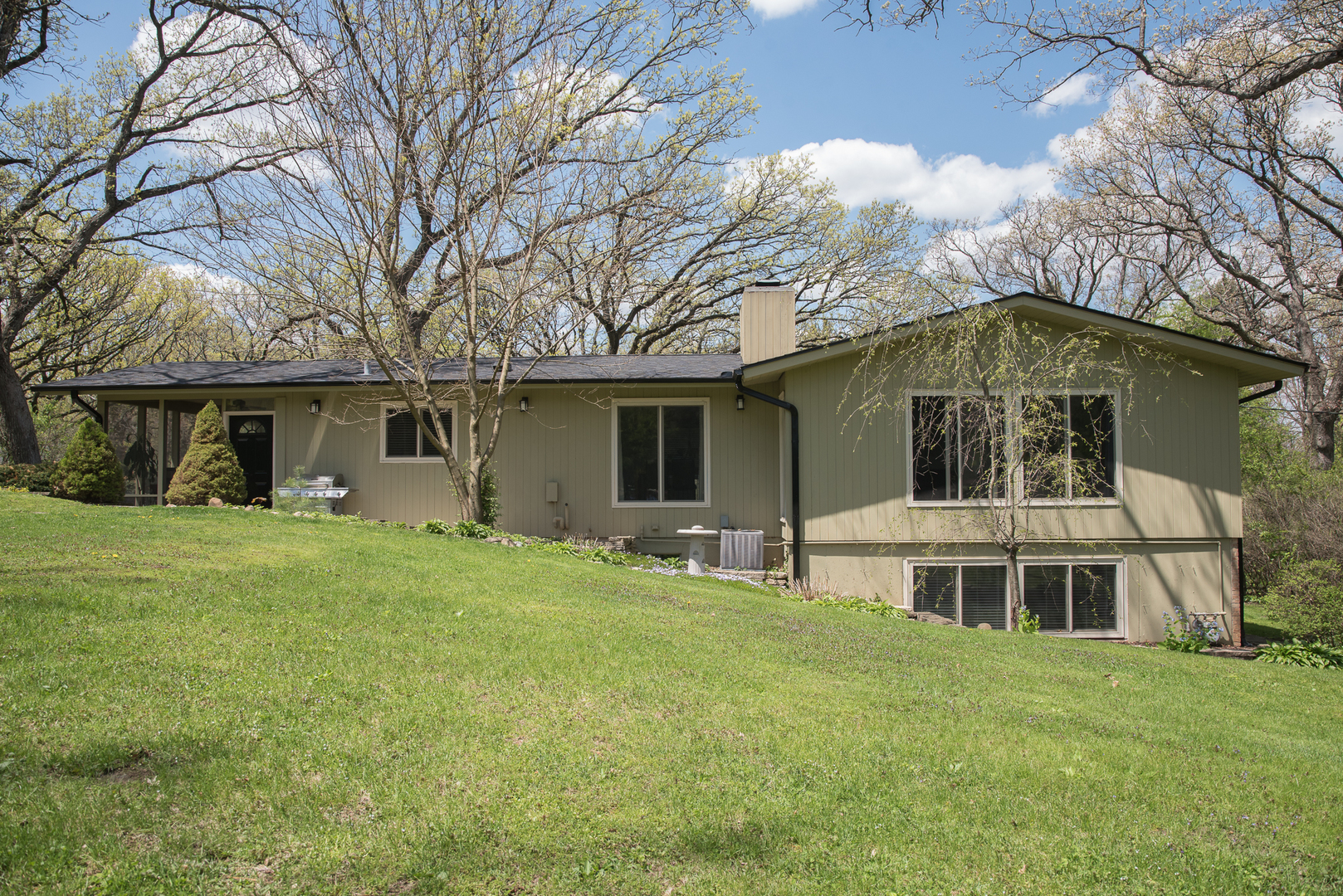 4120 Rigby Road Crystal Lake, IL 60012 - Photo 3 of 30