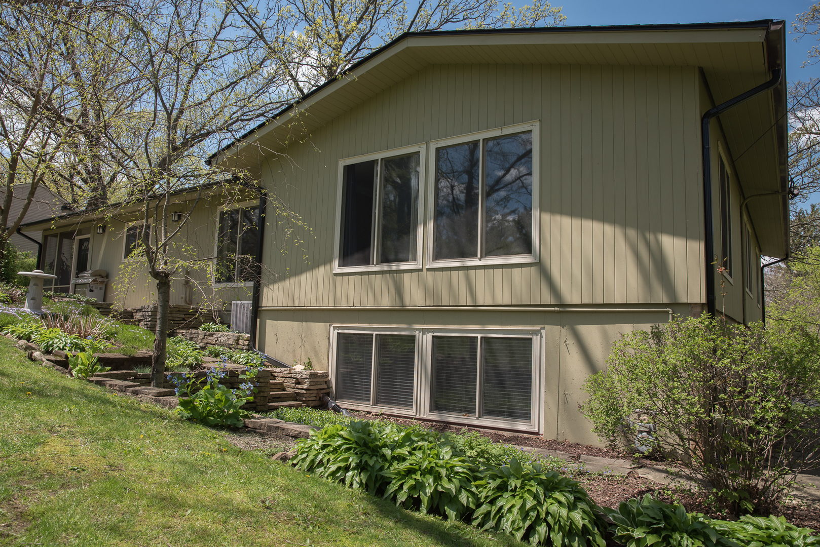 4120 Rigby Road Crystal Lake, IL 60012 - Photo 4 of 30
