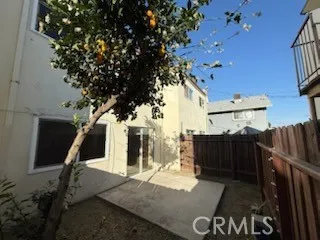 a view of outdoor kitchen and entryway