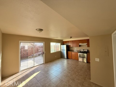 249 East Jackson Street, Unit B Rialto, CA 92376 - Photo 5 of 12