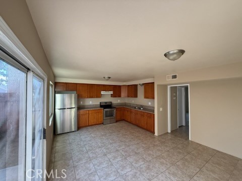 249 East Jackson Street, Unit B Rialto, CA 92376 - Photo 6 of 12
