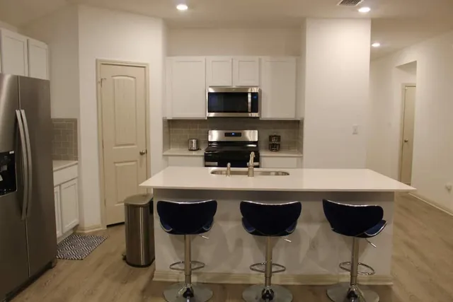 $2,700 | 1002 Austin Byu Drive, Hutto, TX 78634