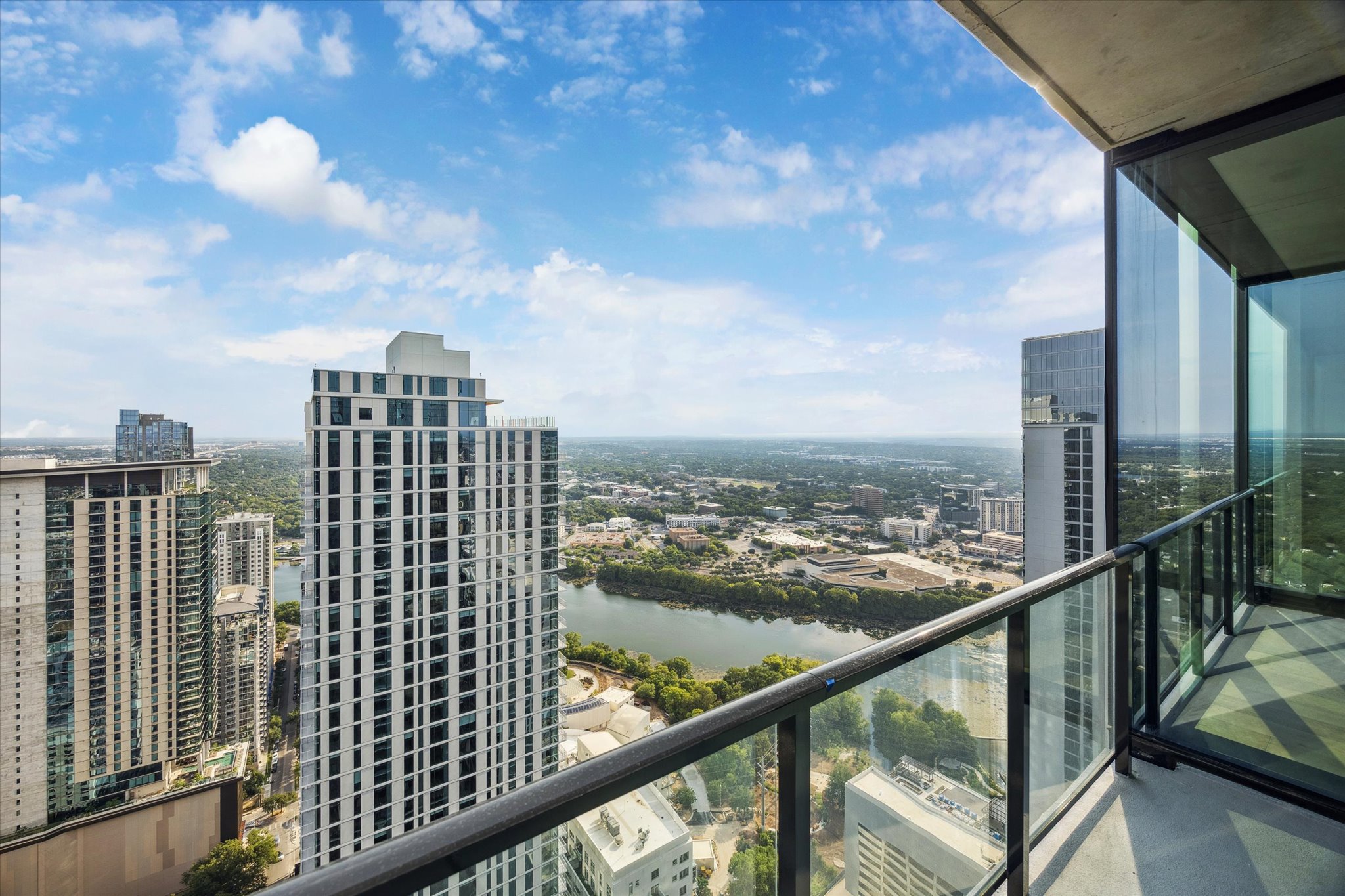 610 Davis Street, Unit 4401 Austin, TX 78701 - Photo 3 of 32